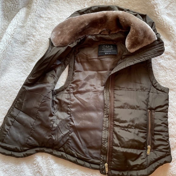 Fur Collar Vest - Picture 2 of 3